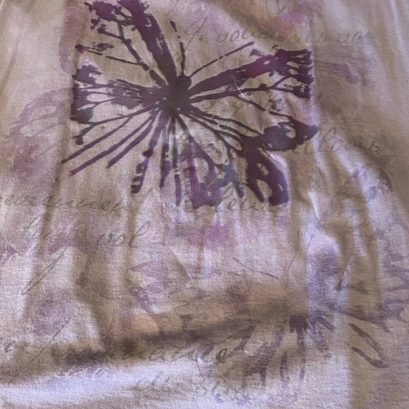 Purple Butterfly design t-shirt - Picture 1 of 2